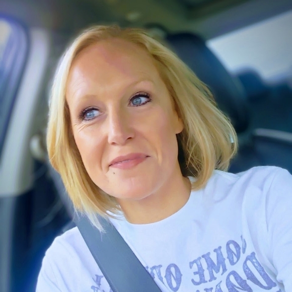 Meet your Posher, Whitney - Picture 3 of 3